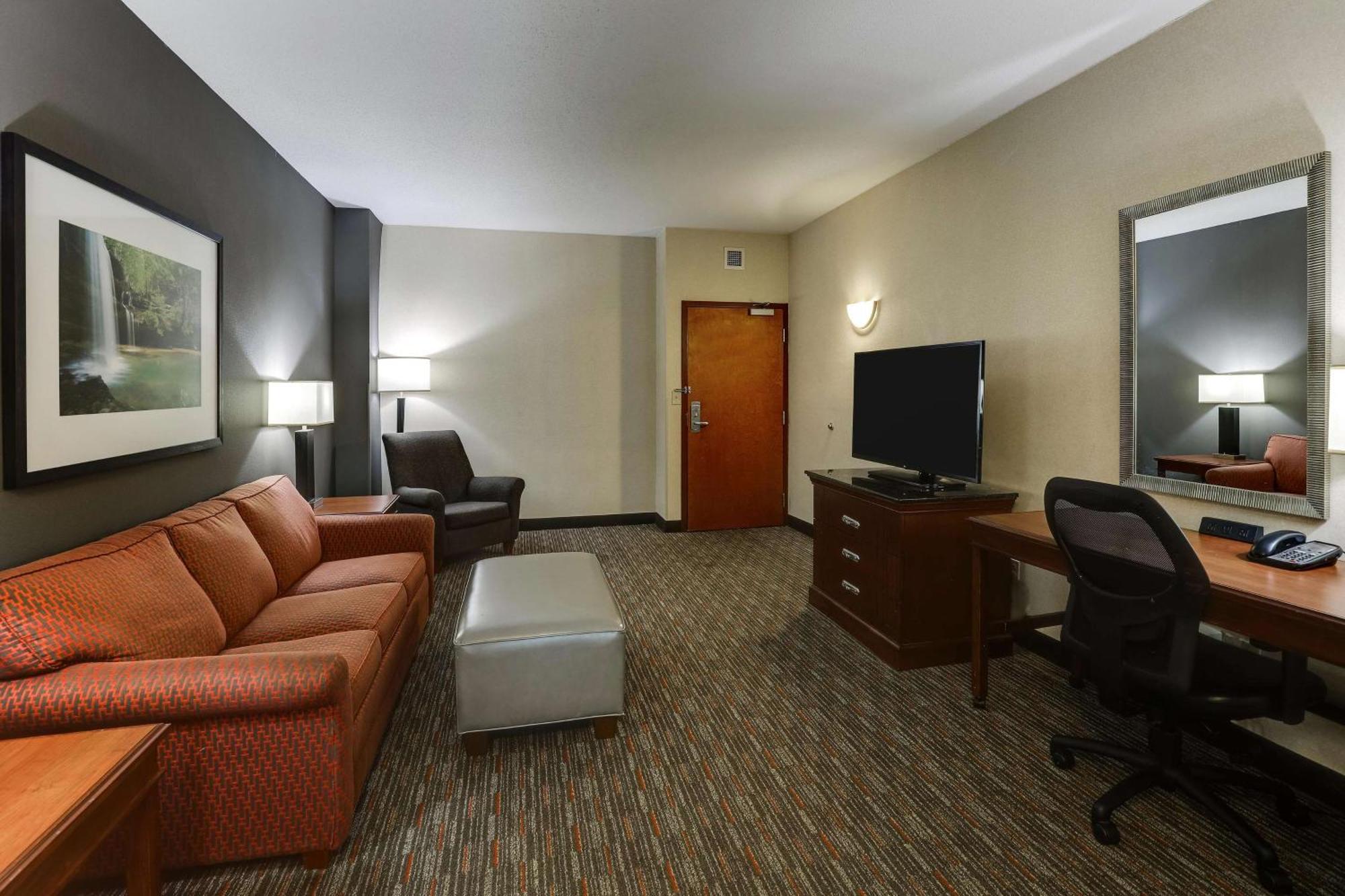 Drury & Hotel Montgomery
