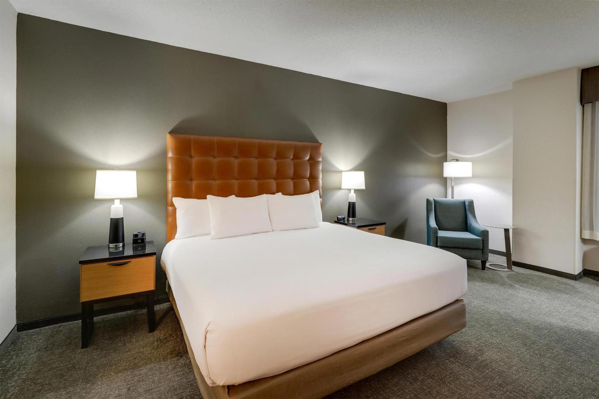 Hotel Drury & Montgomery