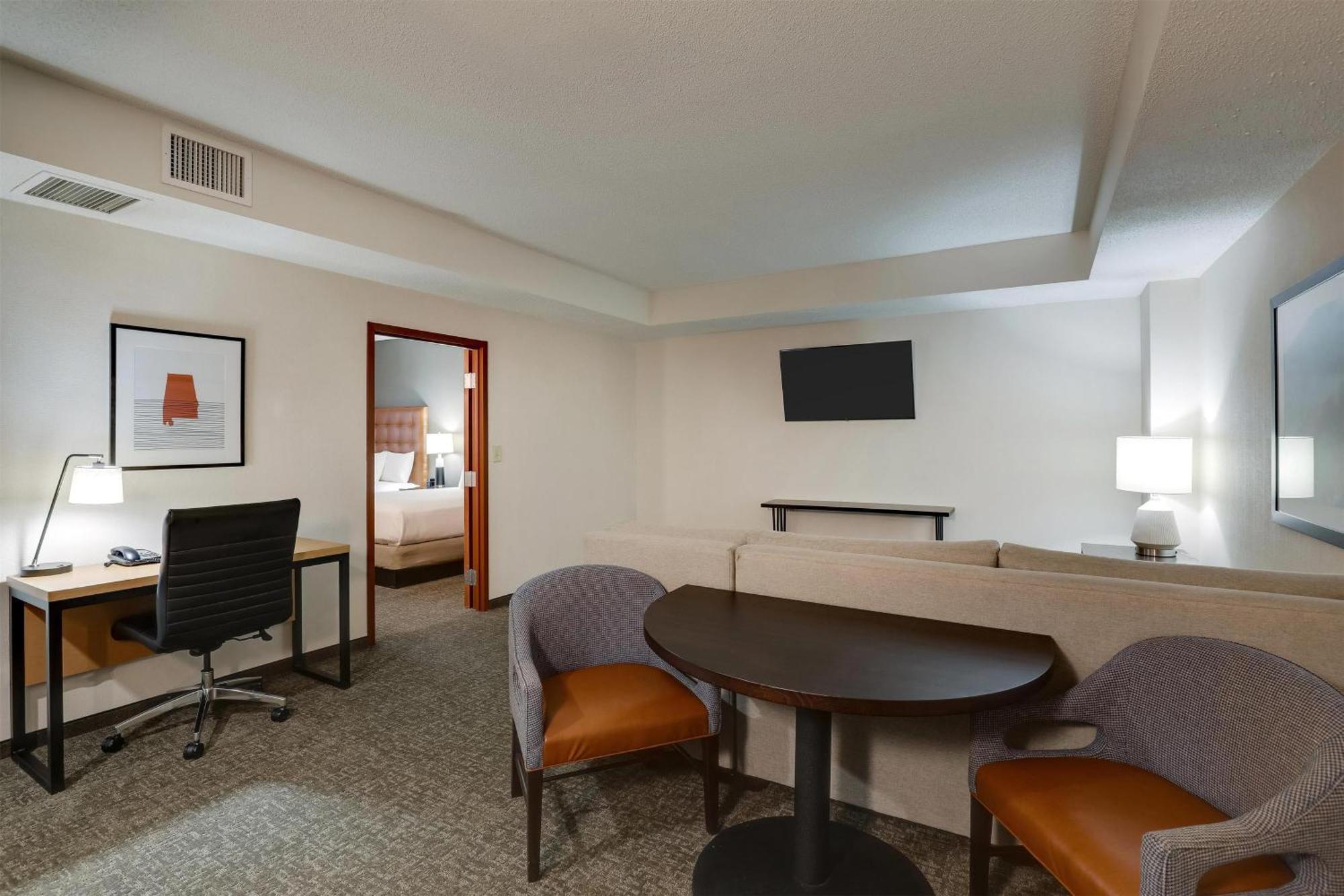 Drury & Hotel